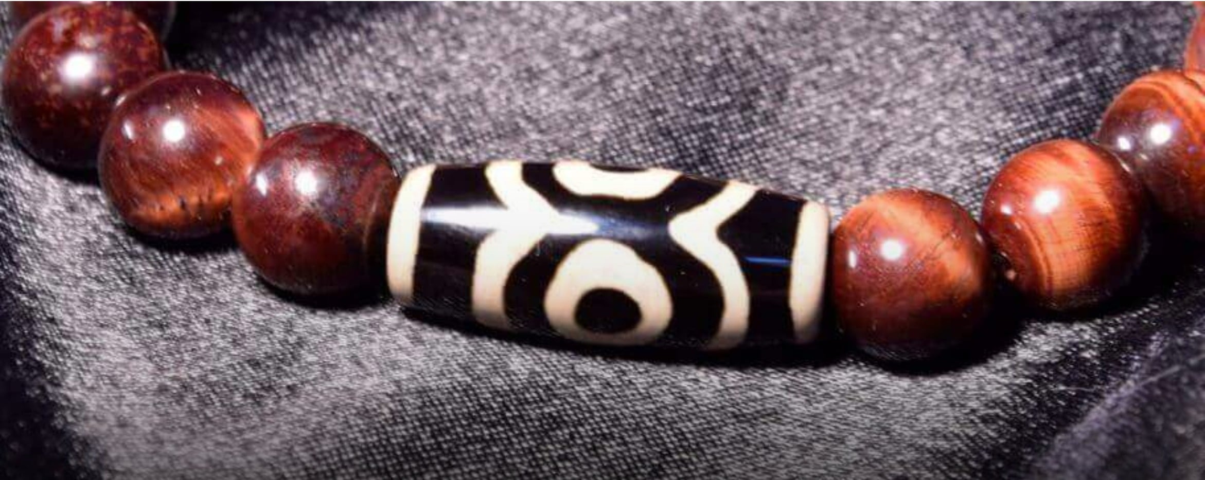 Nine Eyed Dzi Bead Amulet รีวิว